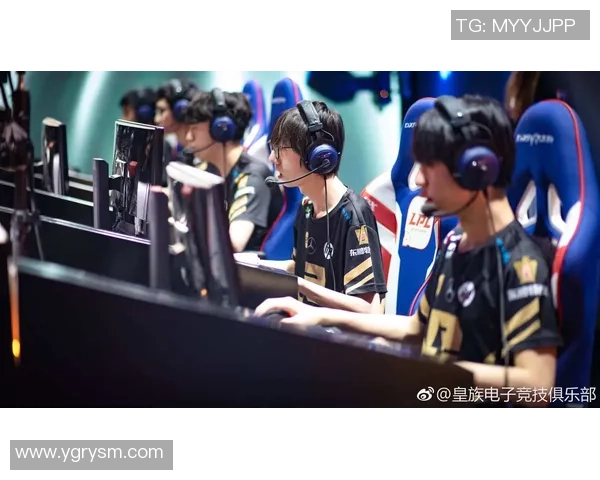 RNG战队进攻策略分析与失误反思助力未来比赛表现提升 RNG战队进攻策略分析与失误反思助力未来比赛表现提升