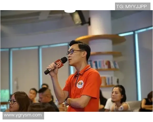 杨磊专访：从青涩少年到足球巨星的成长之路回顾